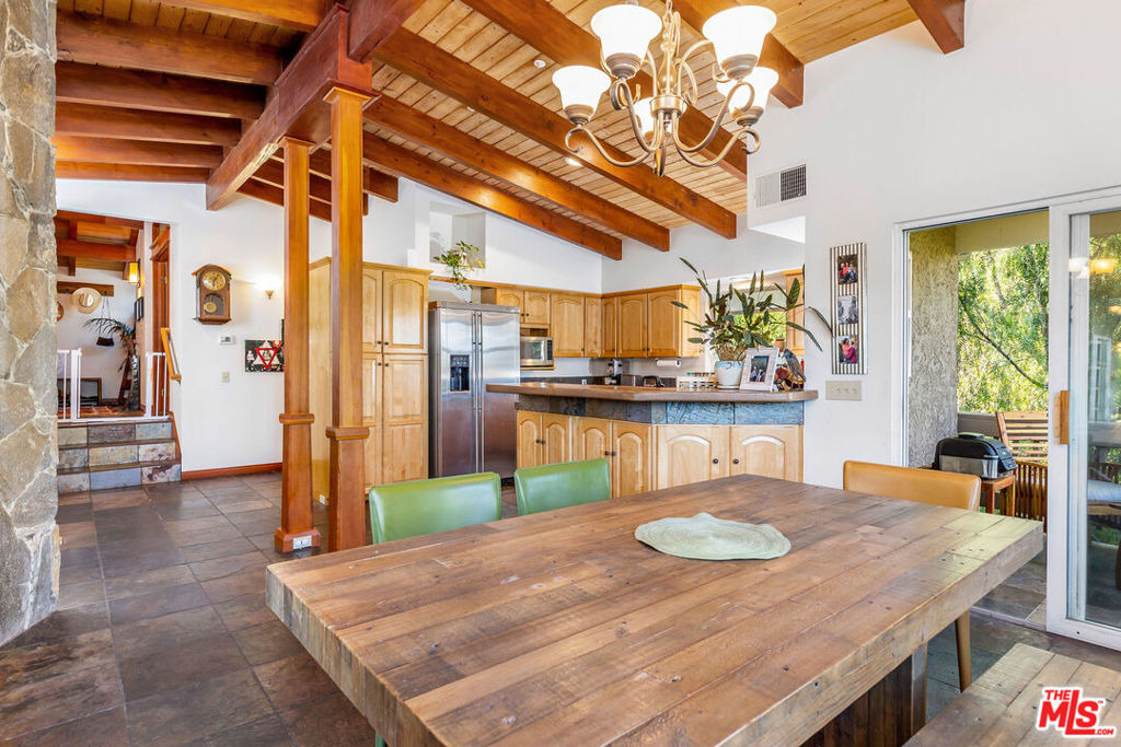 2716 Halsey Road - Photo 10
