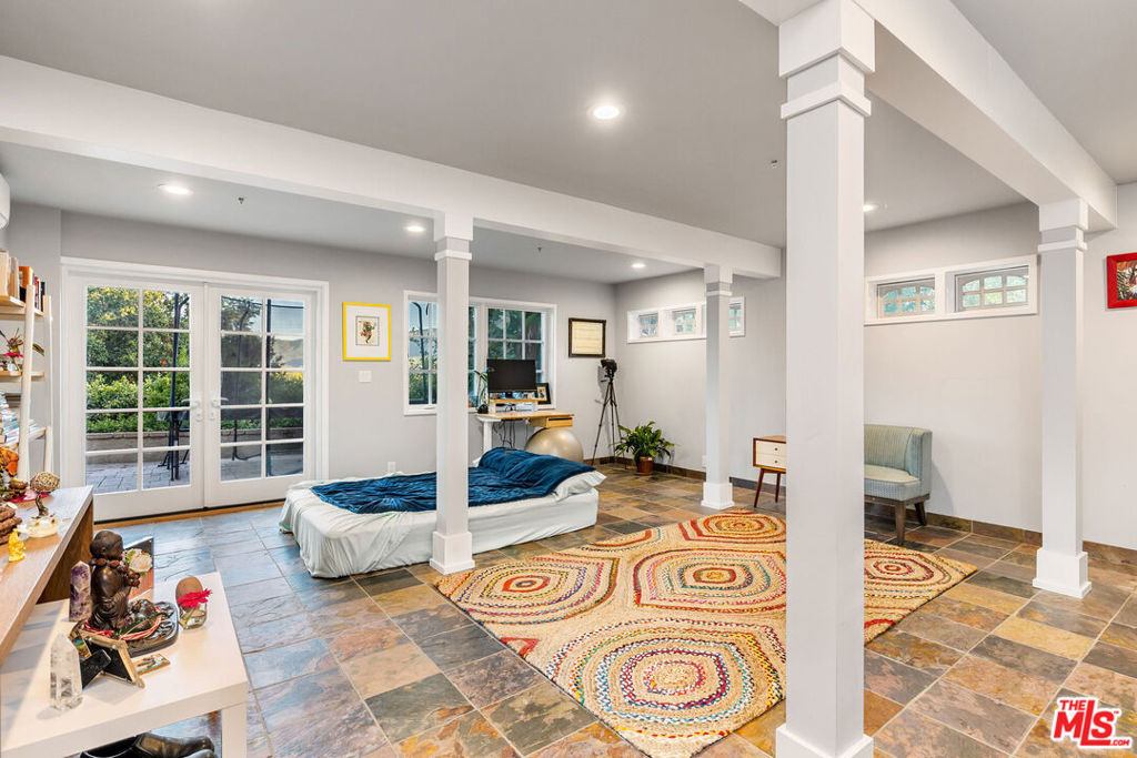 2716 Halsey Road - Photo 34