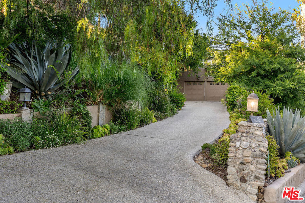 2716 Halsey Road - Photo 31