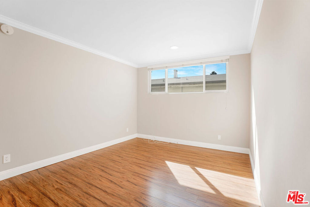 248 S Doheny Drive - Photo 16