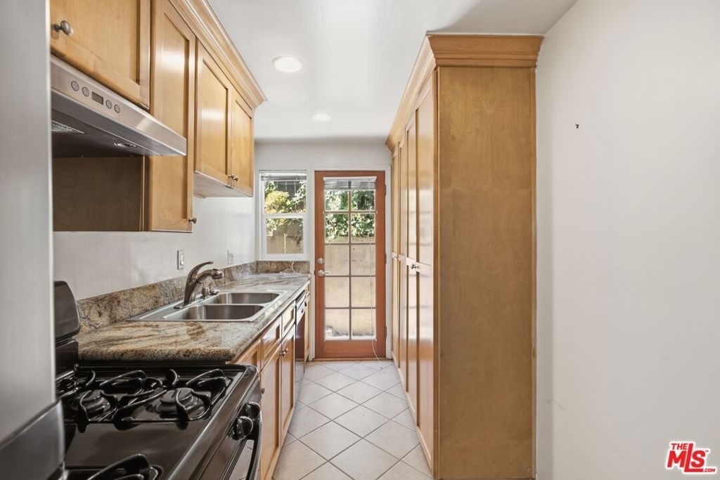 1155 N Clark Street - Photo 6