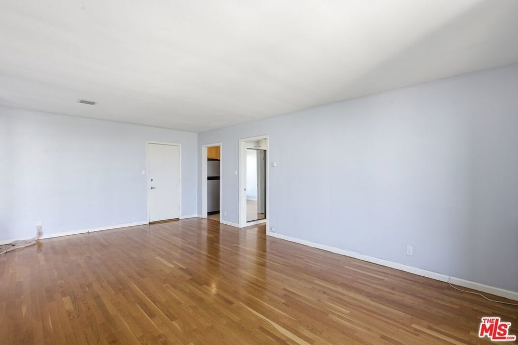 1155 N Clark Street - Photo 2