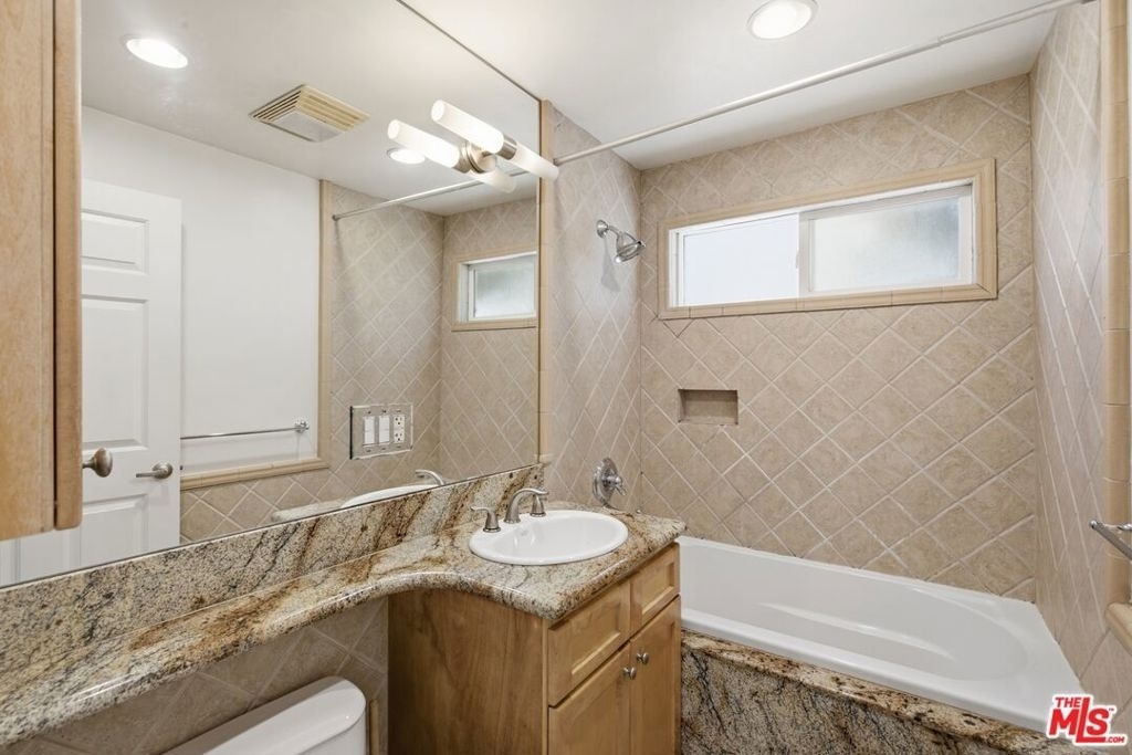 1155 N Clark Street - Photo 9