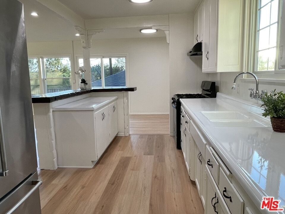 3501 May Street - Photo 4