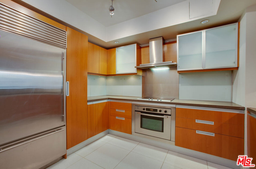 10520 Wilshire Boulevard - Photo 16