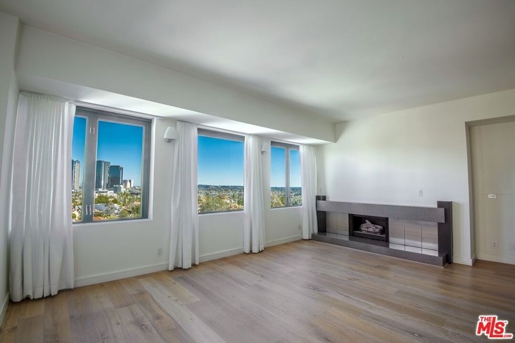 10520 Wilshire Boulevard - Photo 1
