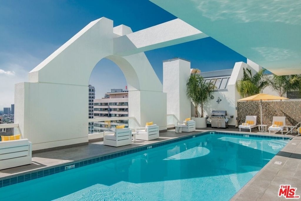 10520 Wilshire Boulevard - Photo 10