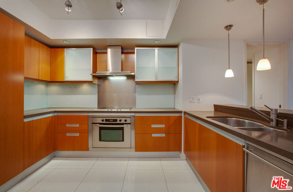 10520 Wilshire Boulevard - Photo 15