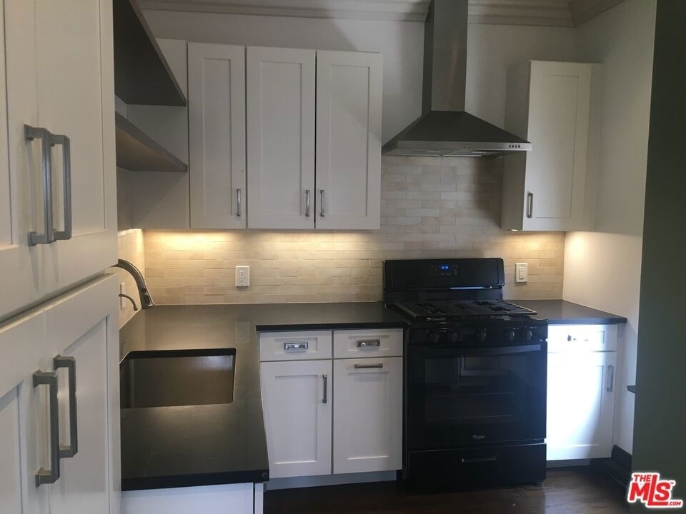 2121 James M Wood Boulevard - Photo 5