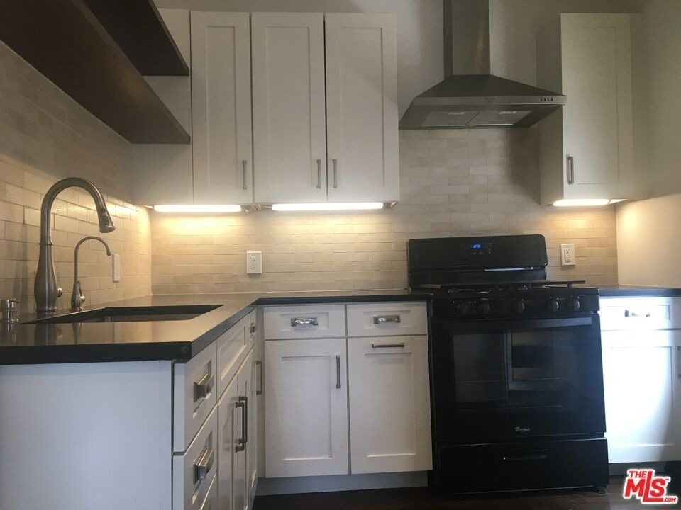 2121 James M Wood Boulevard - Photo 6