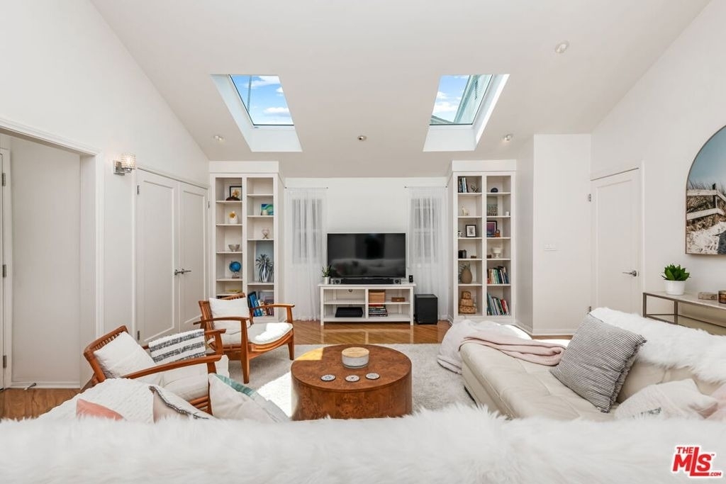 8221 Delgany Avenue - Photo 19