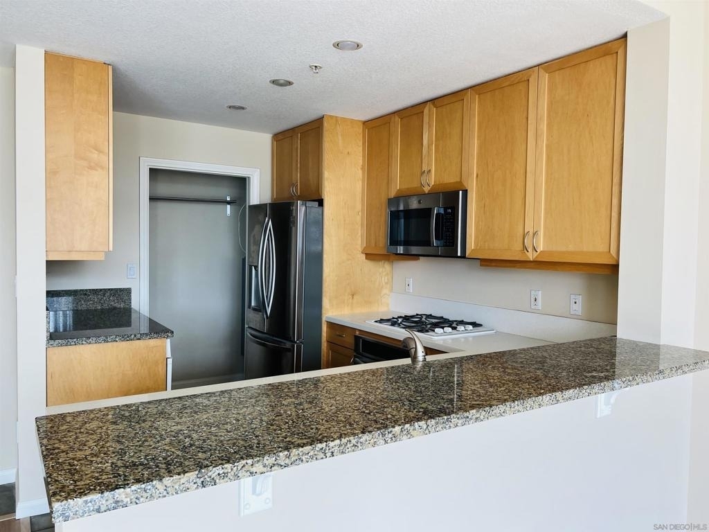 850 Beech St - Photo 22