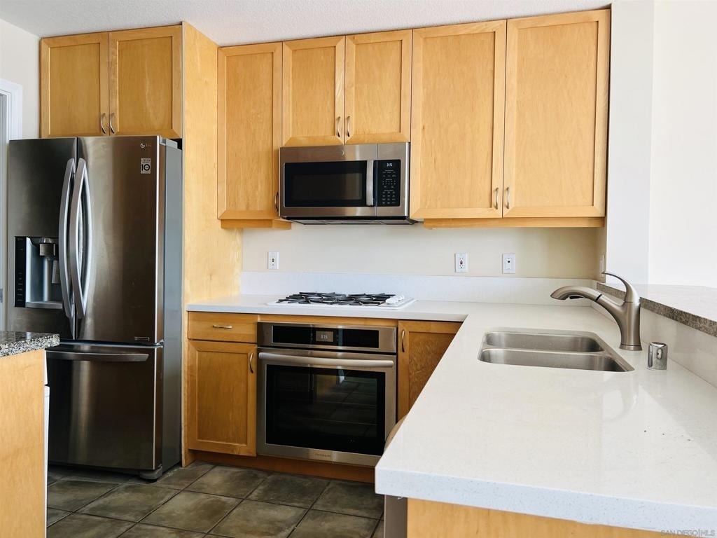 850 Beech St - Photo 21