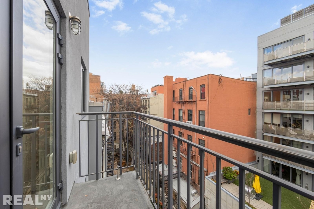 Boerum Street - Photo 2