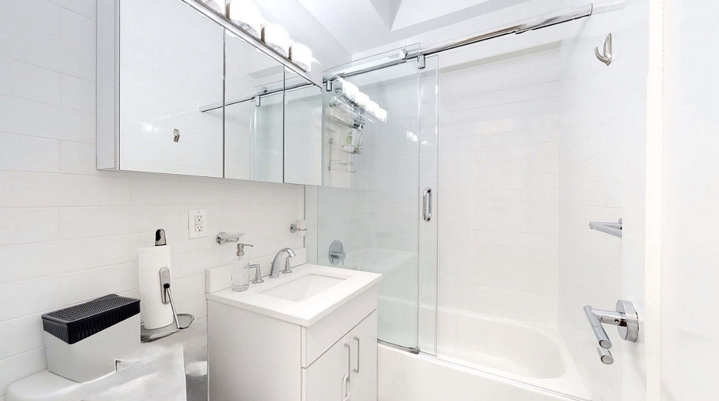 157 East 57th Street - Photo 8