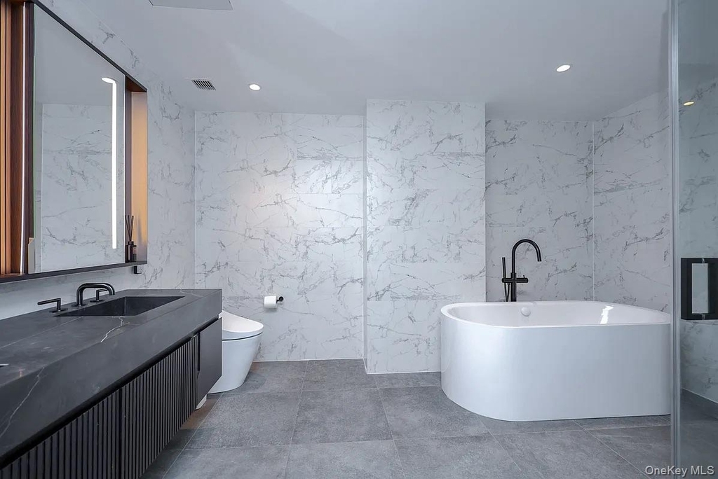 37th Avenue - Photo 14
