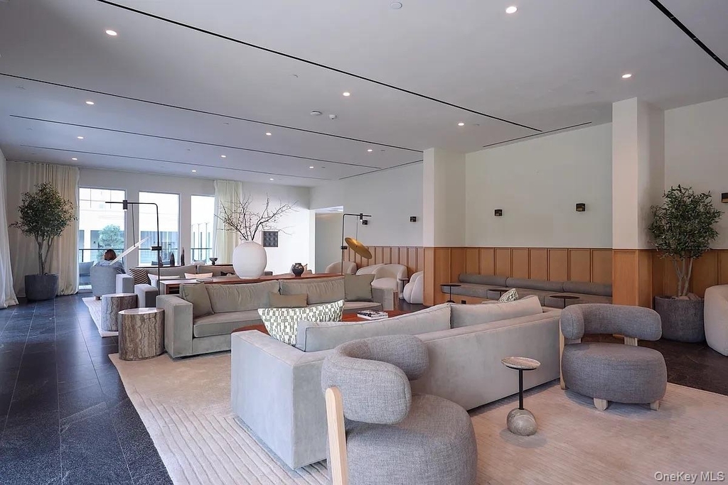 37th Avenue - Photo 26
