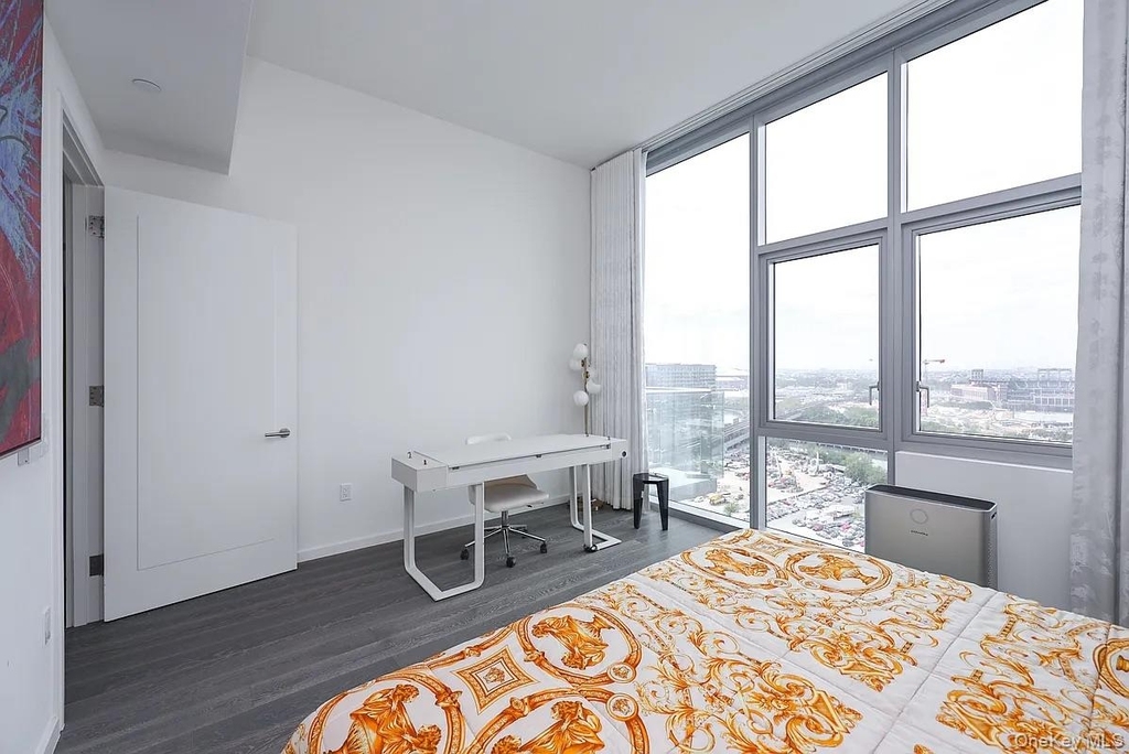 37th Avenue - Photo 8