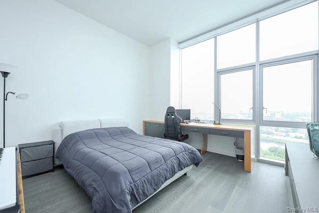 37th Avenue - Photo 6