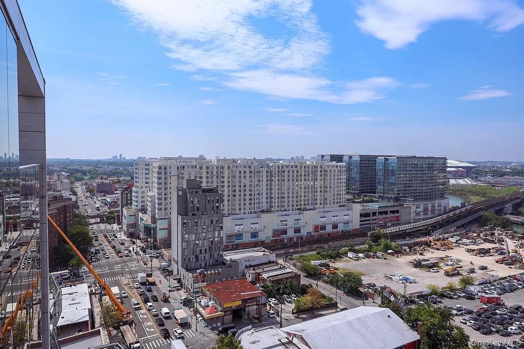 37th Avenue - Photo 18