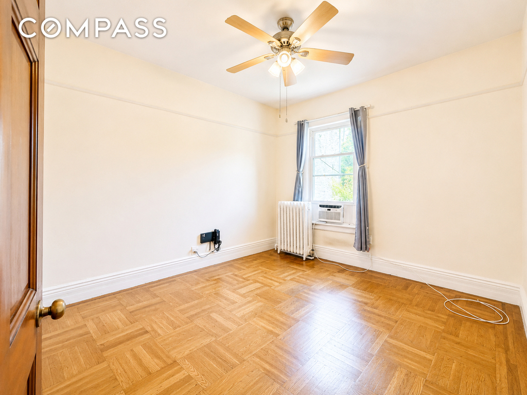 East 5th Street - Photo 17