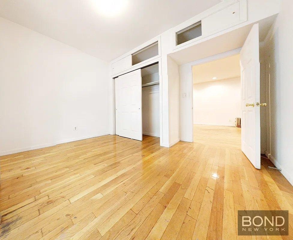 299 East 11th Street - Photo 4