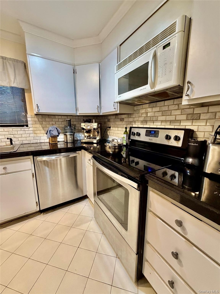 75 Greenway Close - Photo 12