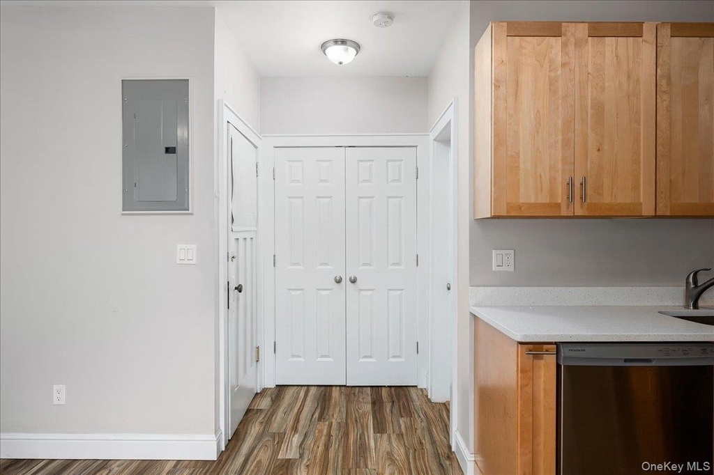 548 Warburton Avenue - Photo 5
