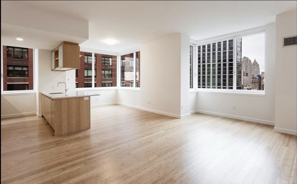 350 South End Avenue - Photo 0
