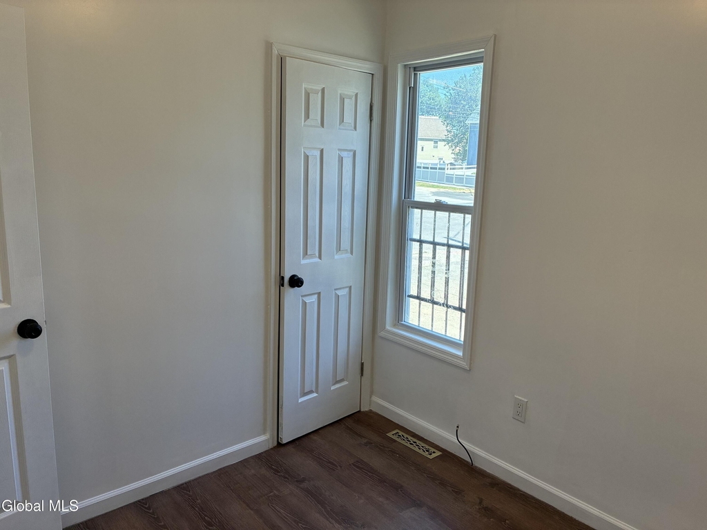 803 Craig Street - Photo 9