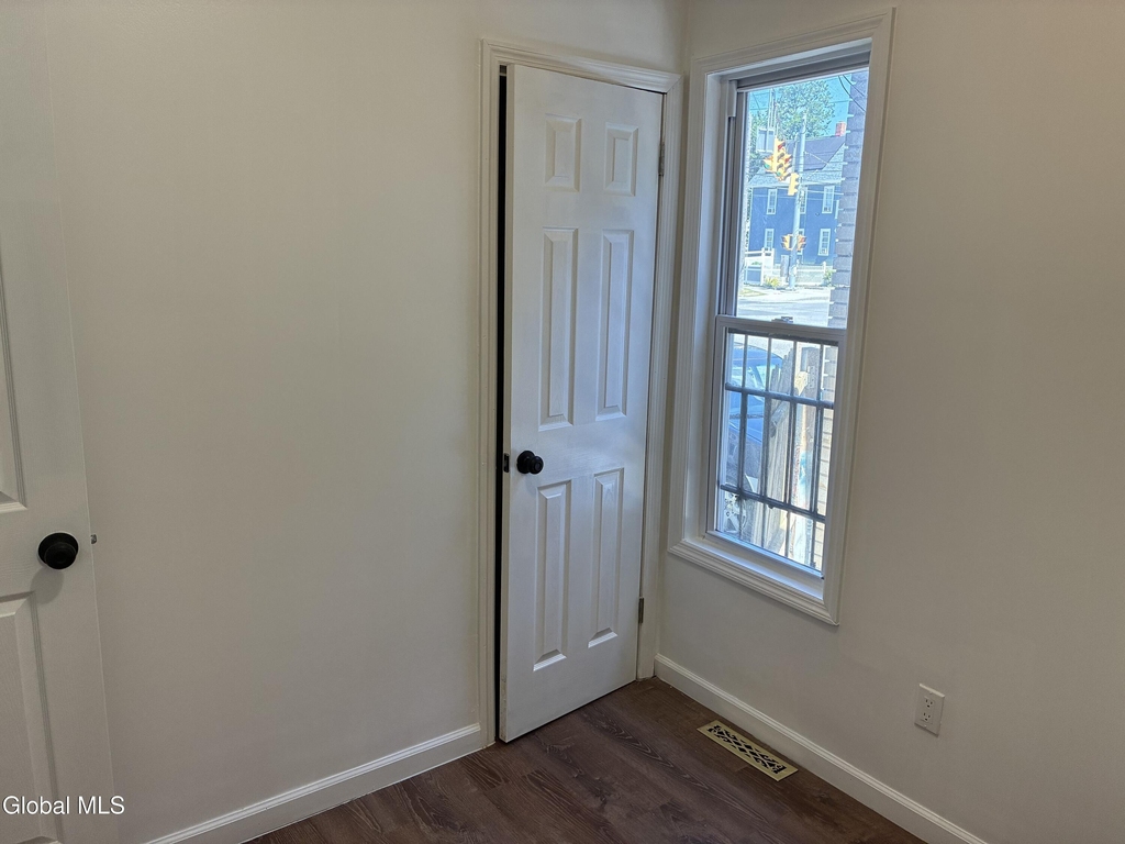 803 Craig Street - Photo 8