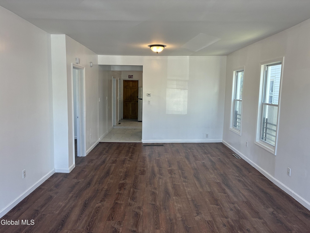 803 Craig Street - Photo 4