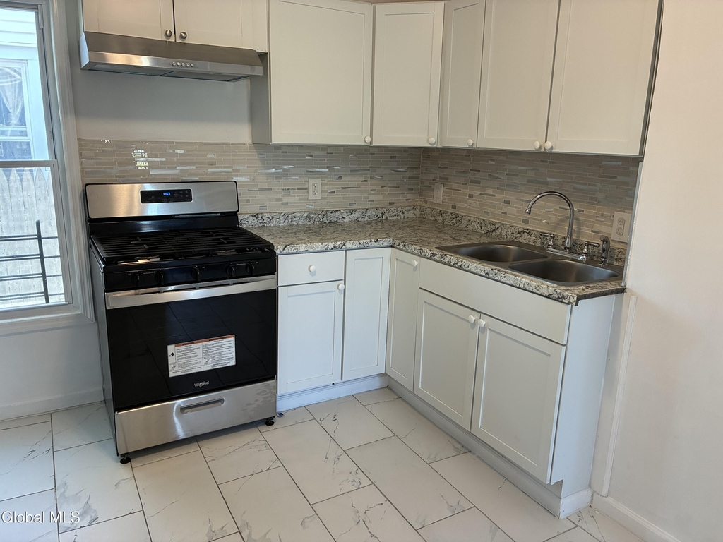 803 Craig Street - Photo 6