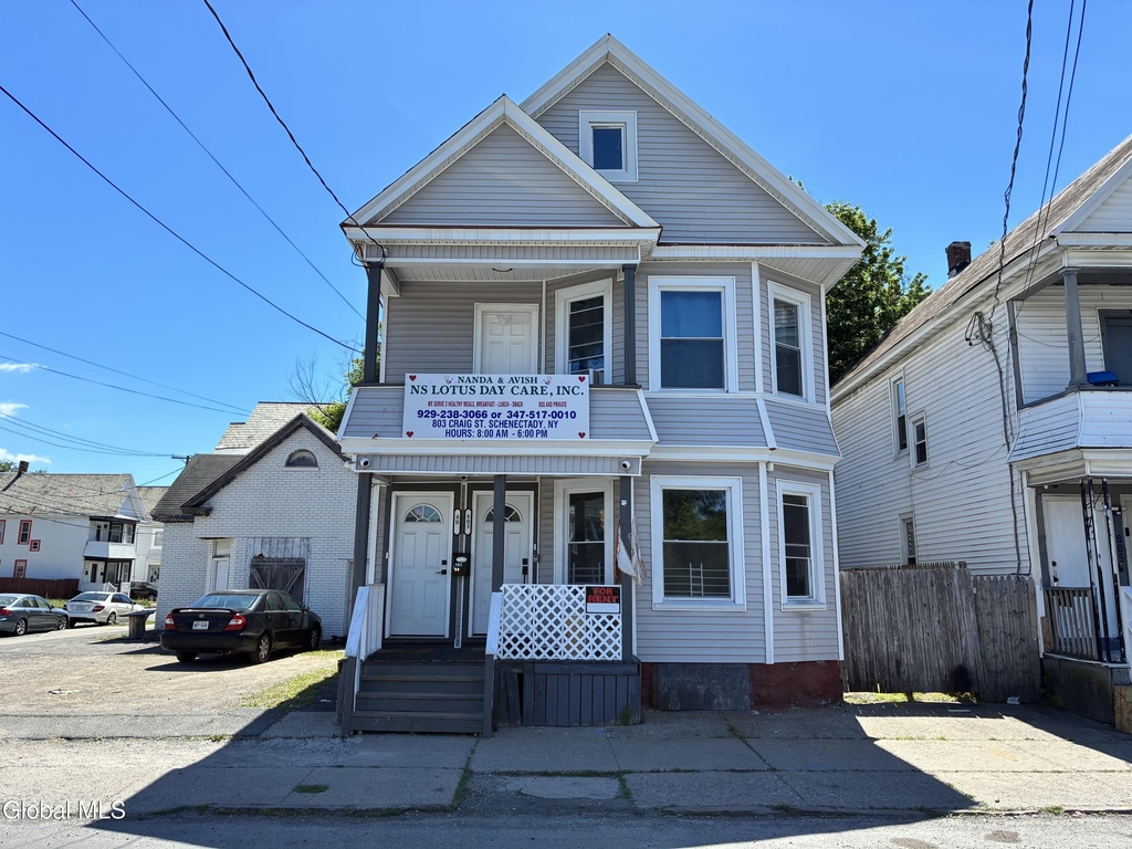 803 Craig Street - Photo 0