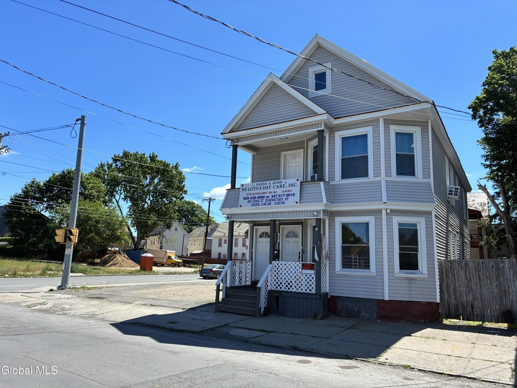 803 Craig Street - Photo 1
