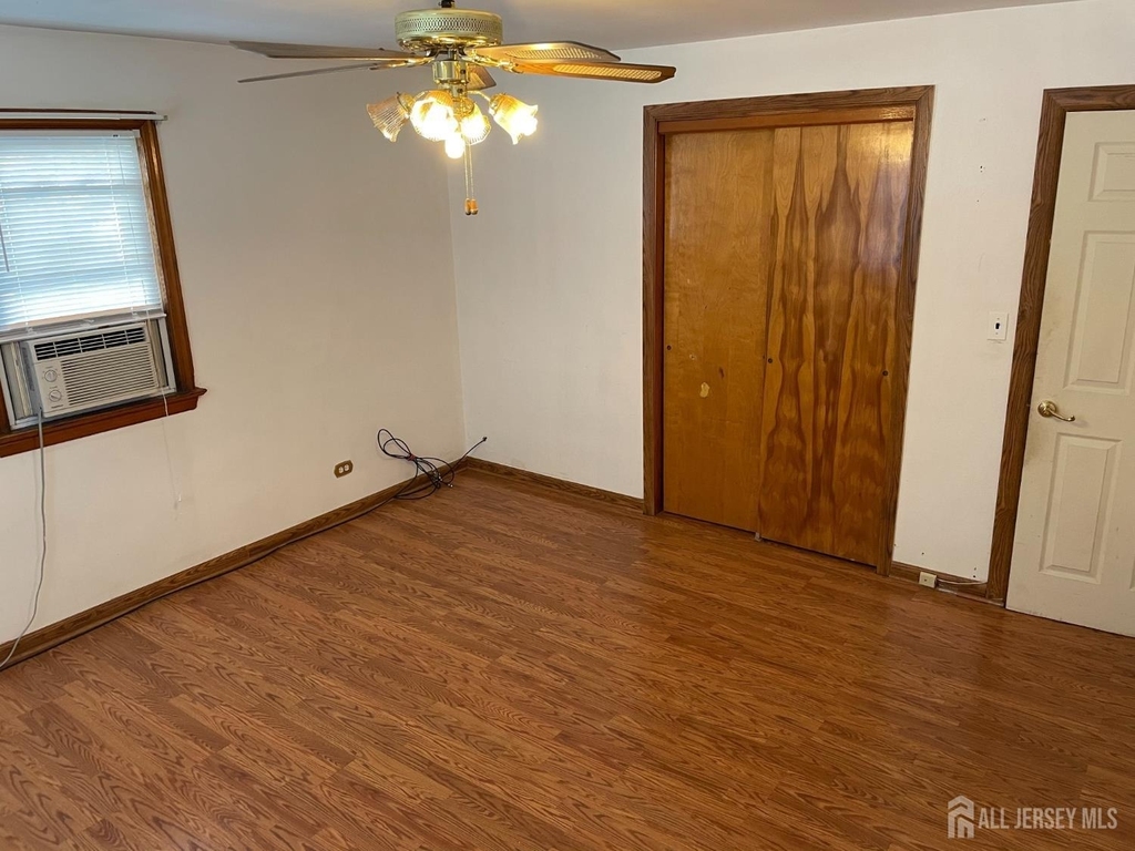 215 Karsey Street - Photo 6