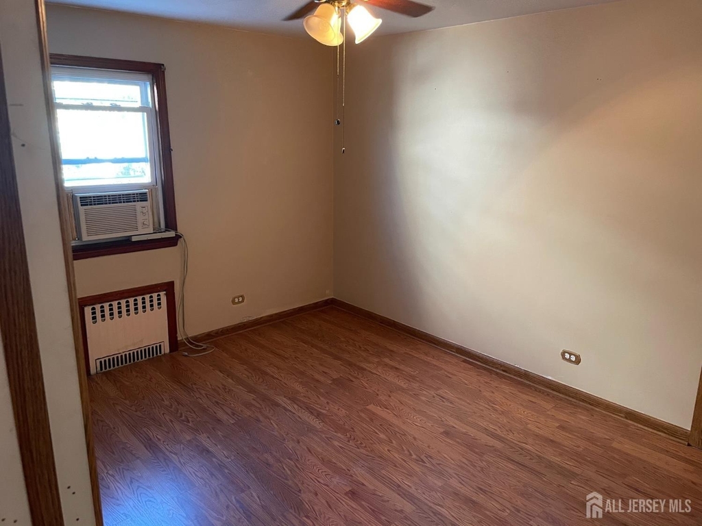 215 Karsey Street - Photo 5