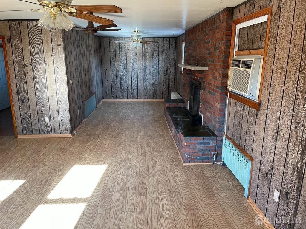 215 Karsey Street - Photo 2