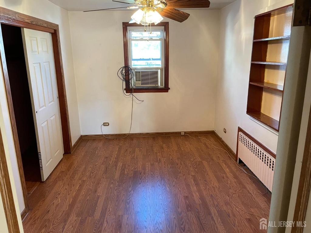 215 Karsey Street - Photo 4