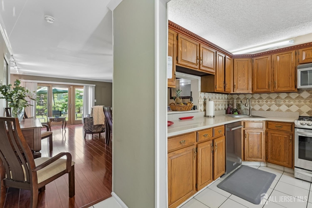 79-79 Chelsea Court - Photo 13