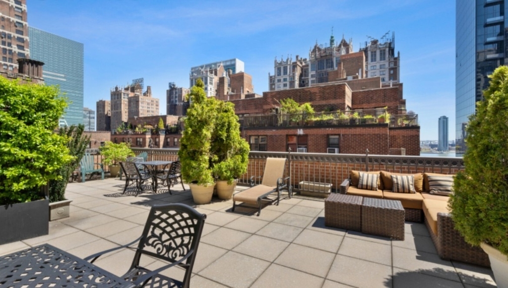 305 E 40th Street - Photo 7