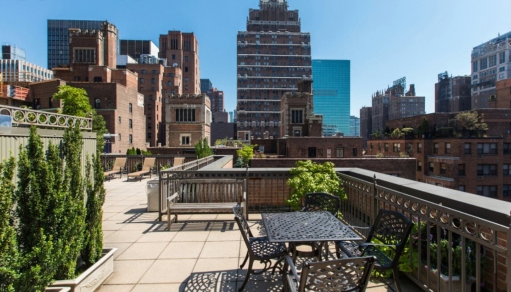 305 E 40th Street - Photo 8