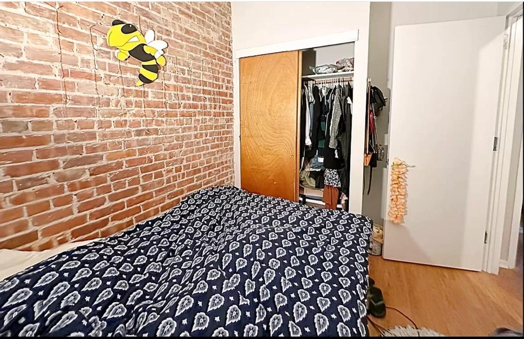 333 W 43rd Street - Photo 3