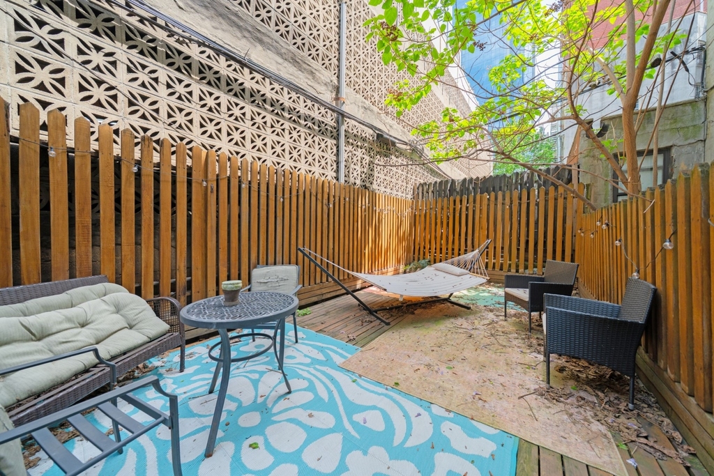 333 W 43rd Street - Photo 1