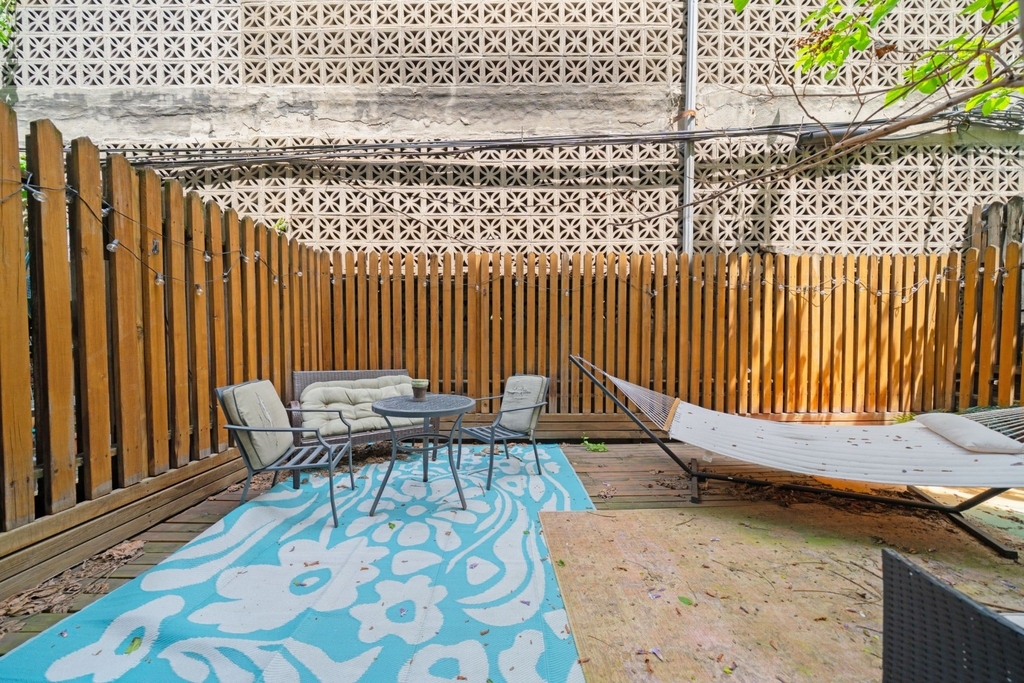 333 W 43rd Street - Photo 0