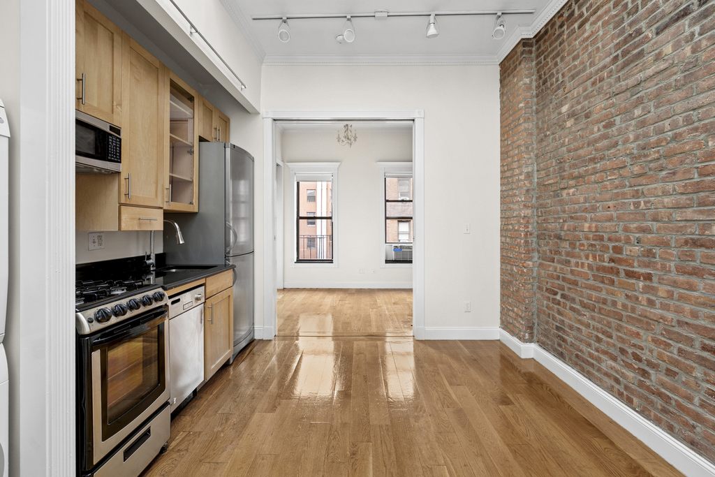 245 Mulberry Street - Photo 4