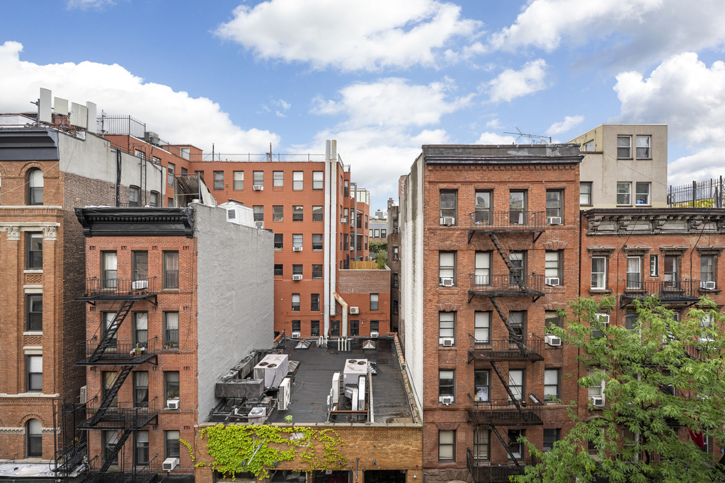 245 Mulberry Street - Photo 5