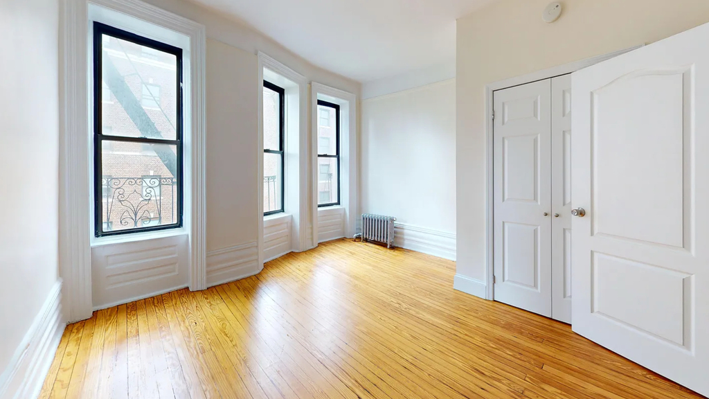 3rd ave & East 12th Street - Photo 1