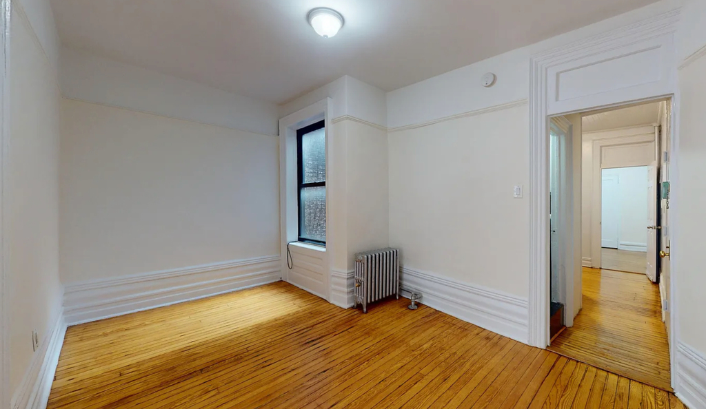 3rd ave & East 12th Street - Photo 2