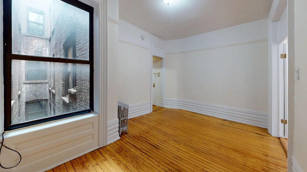 3rd ave & East 12th Street - Photo 4